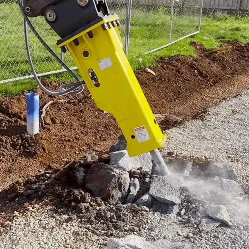 breaking hammer-1.jpg